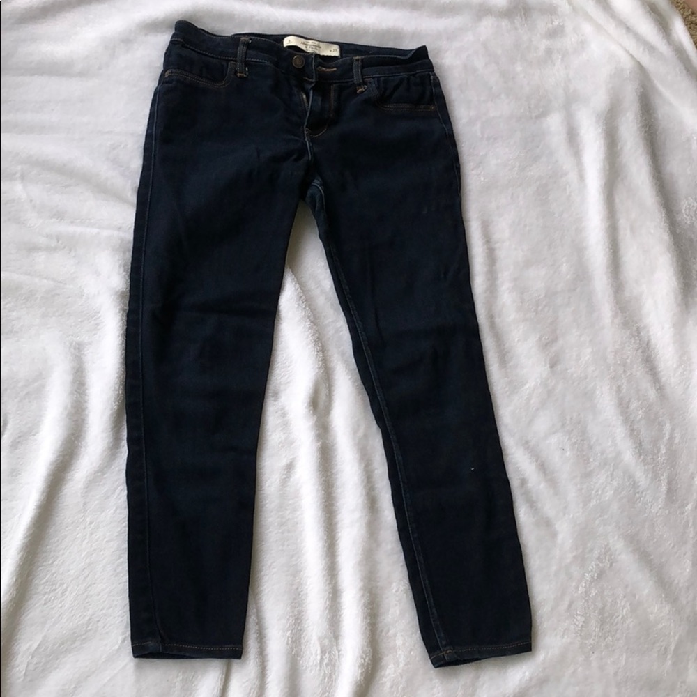 Simple and Sleek blue jeans. Dark wash from A&F